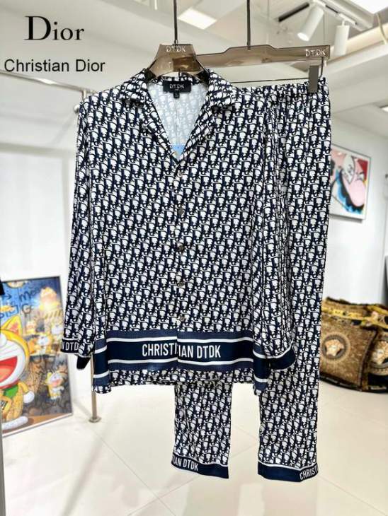 Picture of Dior Sweater Suits _SKUDiorM-3XL24cn23138450
